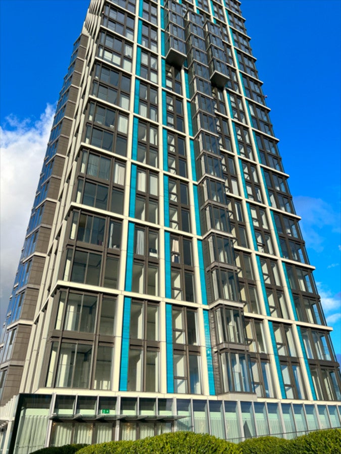 Flat Parry Street in Greater London
