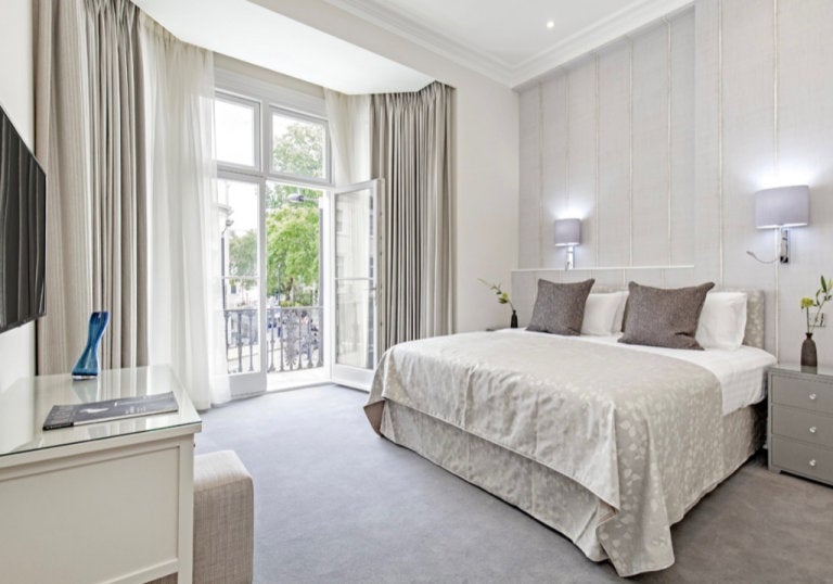 Flat Chesham Place in City of Westminster