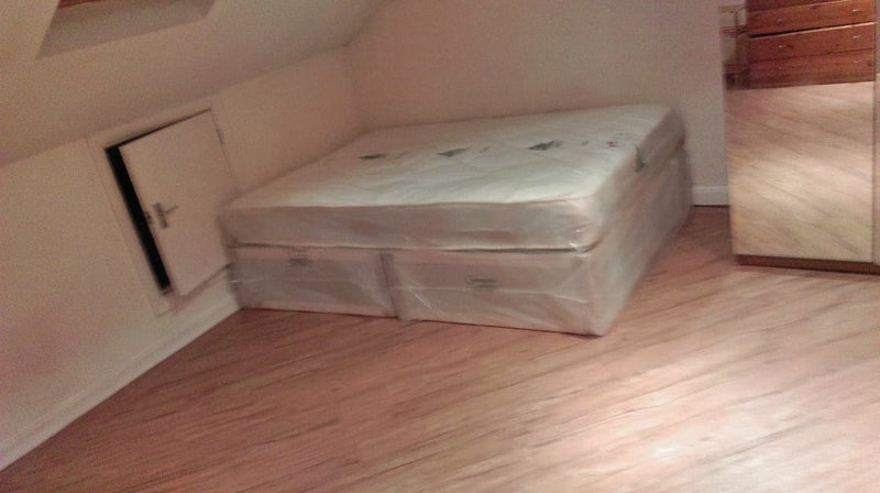 Room Carlyle Road in Greater London