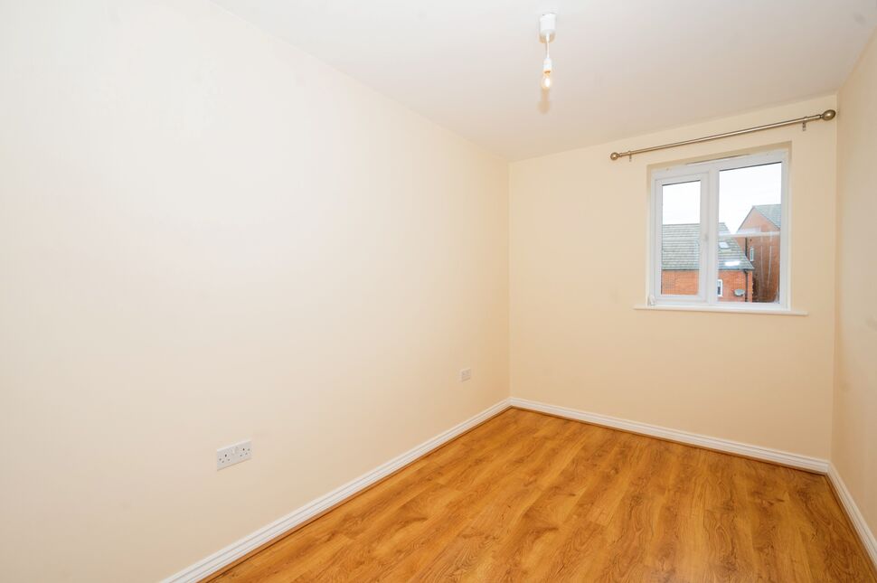 Flat Kenneth Close in Prescot