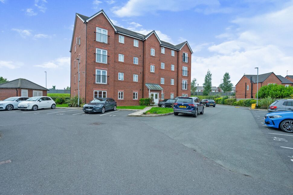 Flat Kenneth Close in Prescot