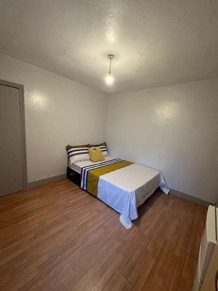 Room Cranwich Road in Greater London