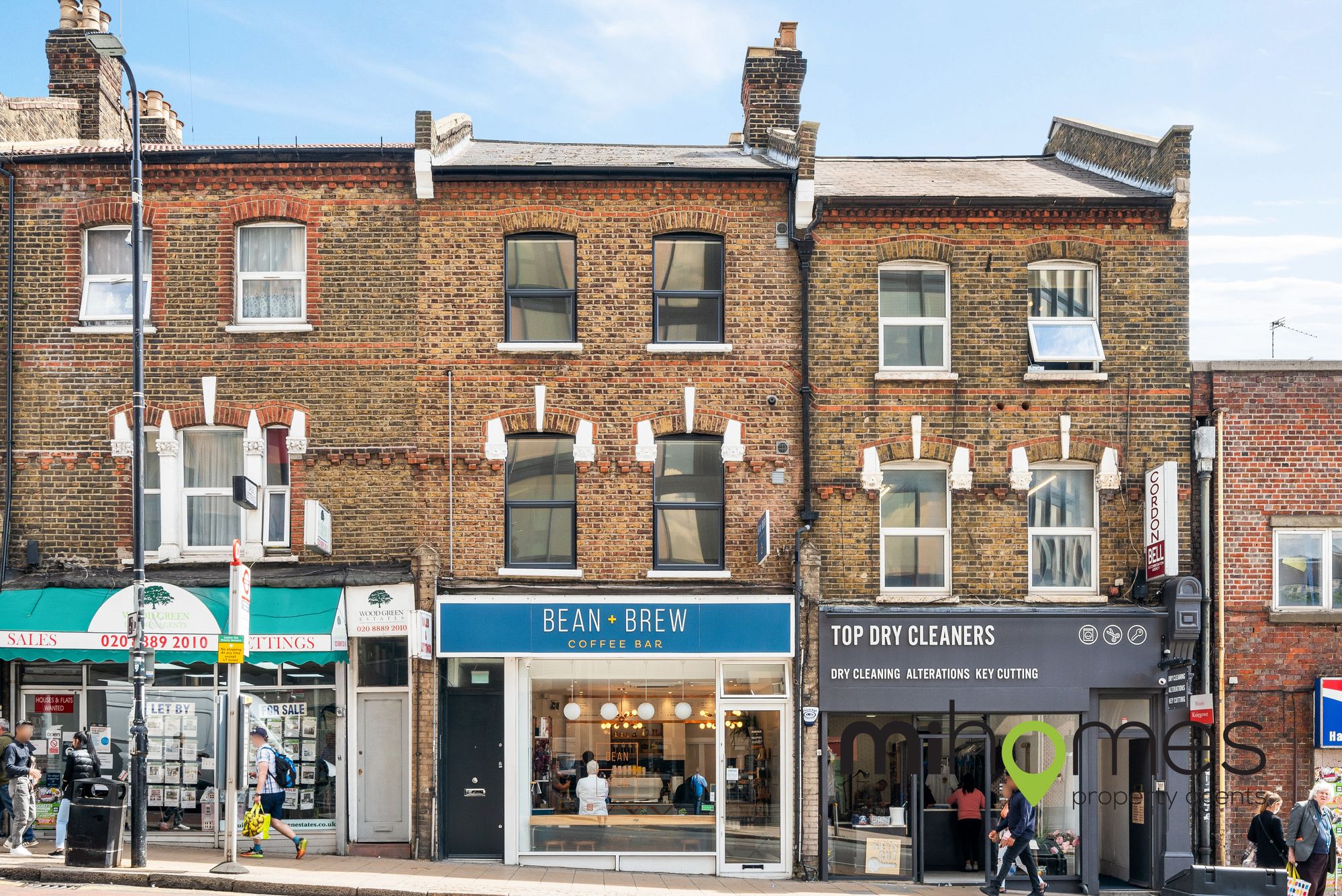 Flat High Road in Greater London