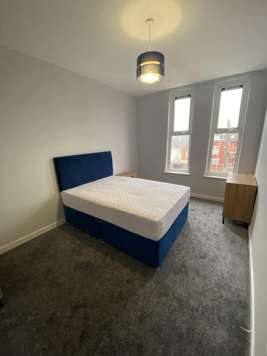 Flat Myrtle Road in Leicester