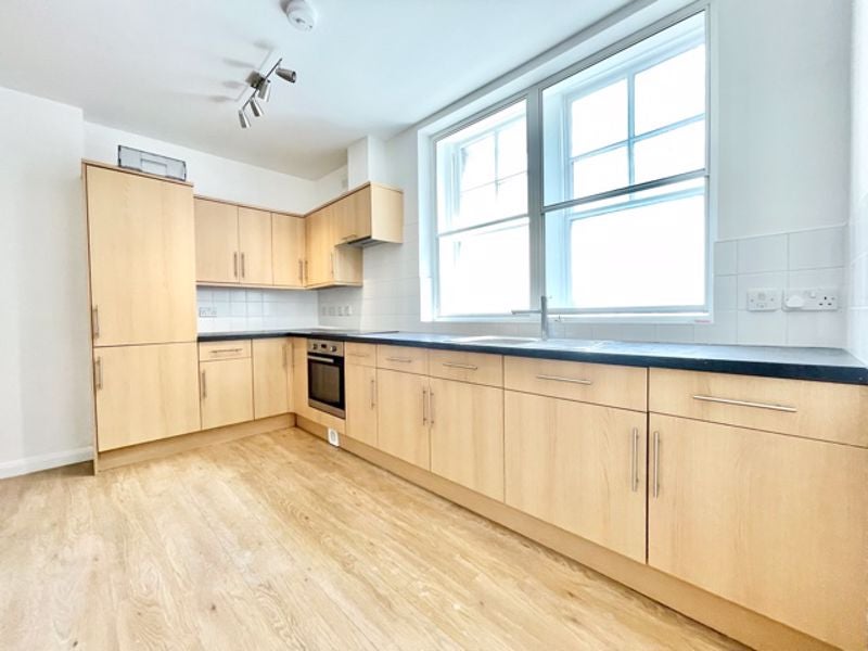 Flat Broadway in City of Westminster
