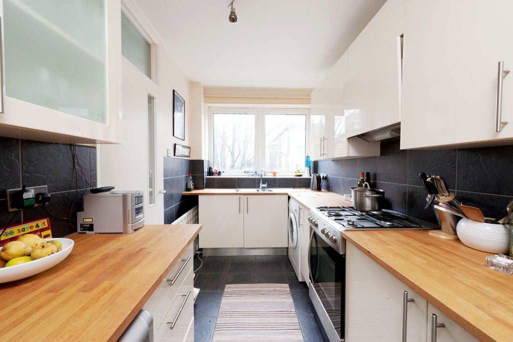 Flat Gunterstone Road in Greater London