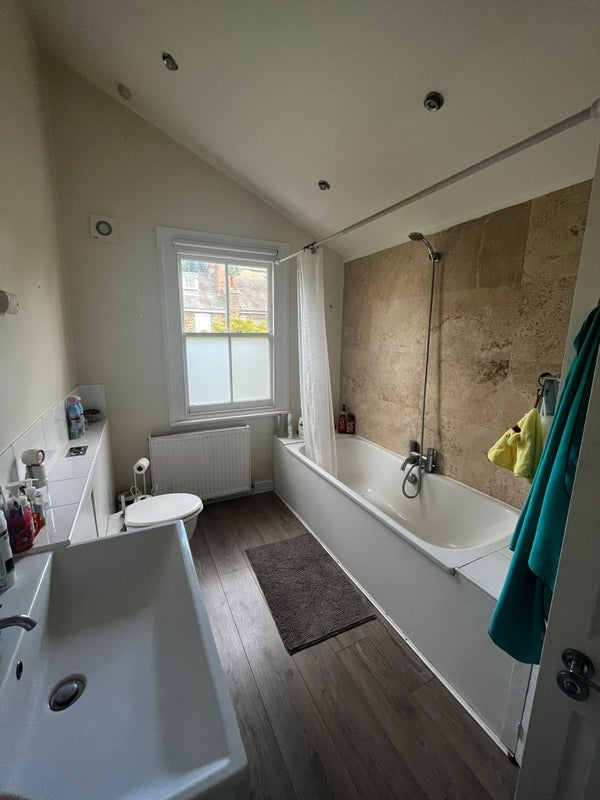 Room Louisa Street in Greater London