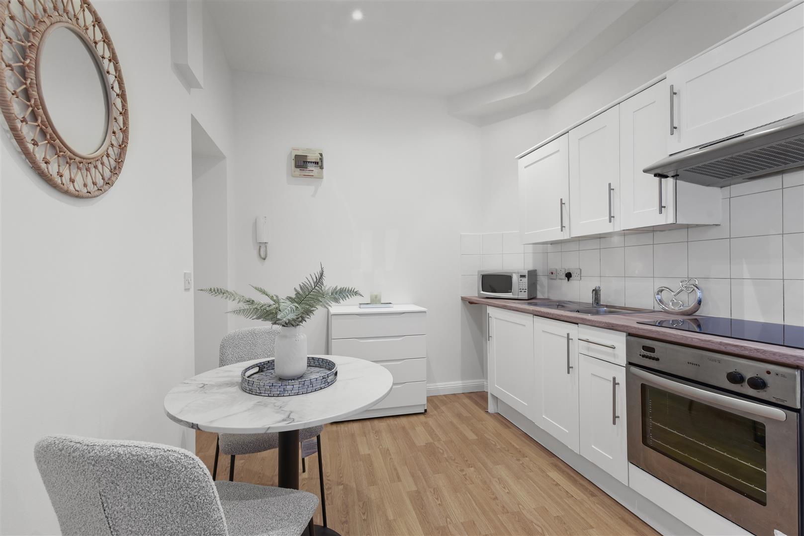 Flat Palace Court in City of Westminster