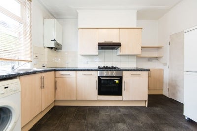 House Wetherby Grove in Leeds
