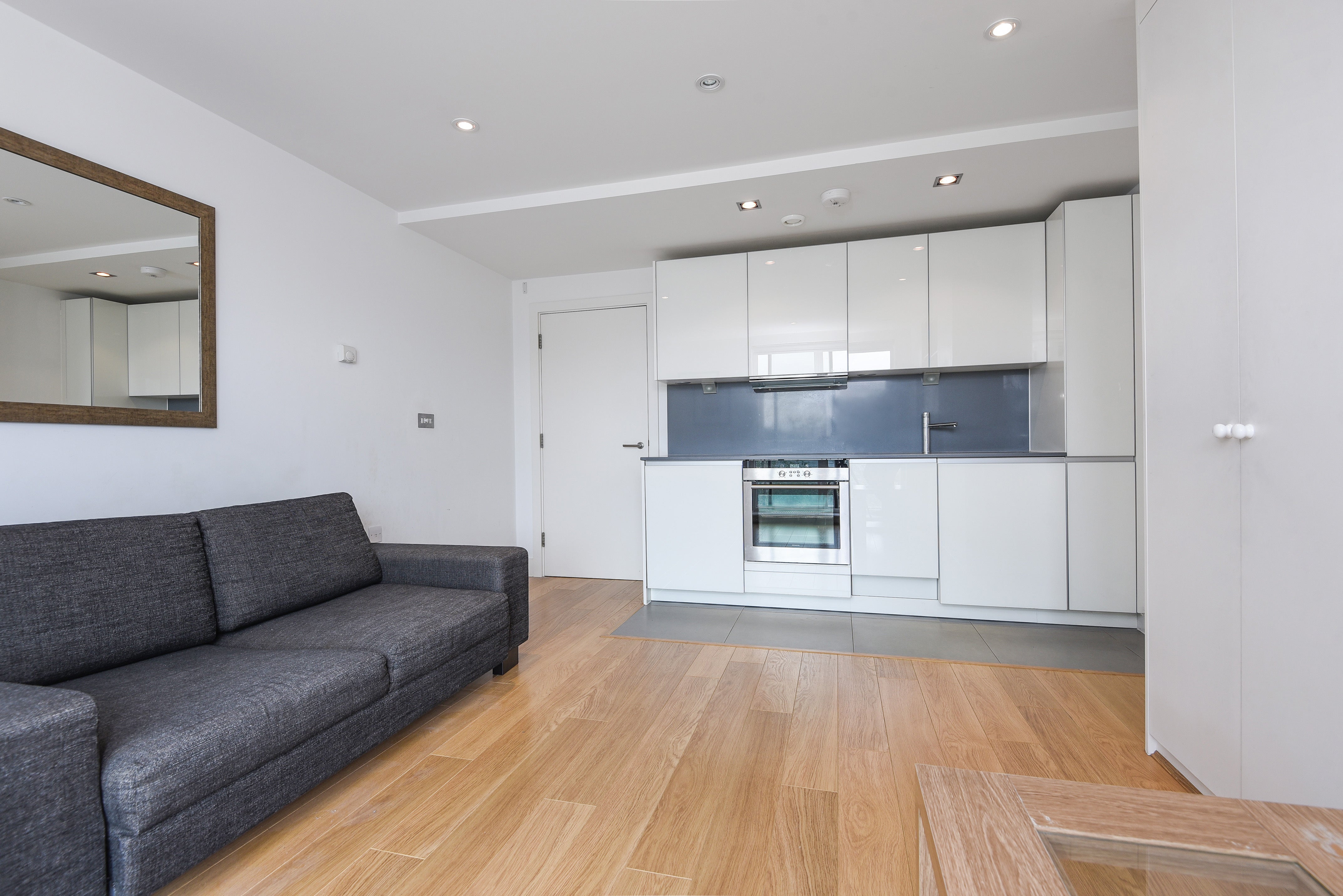 Flat Yeo Street in Greater London