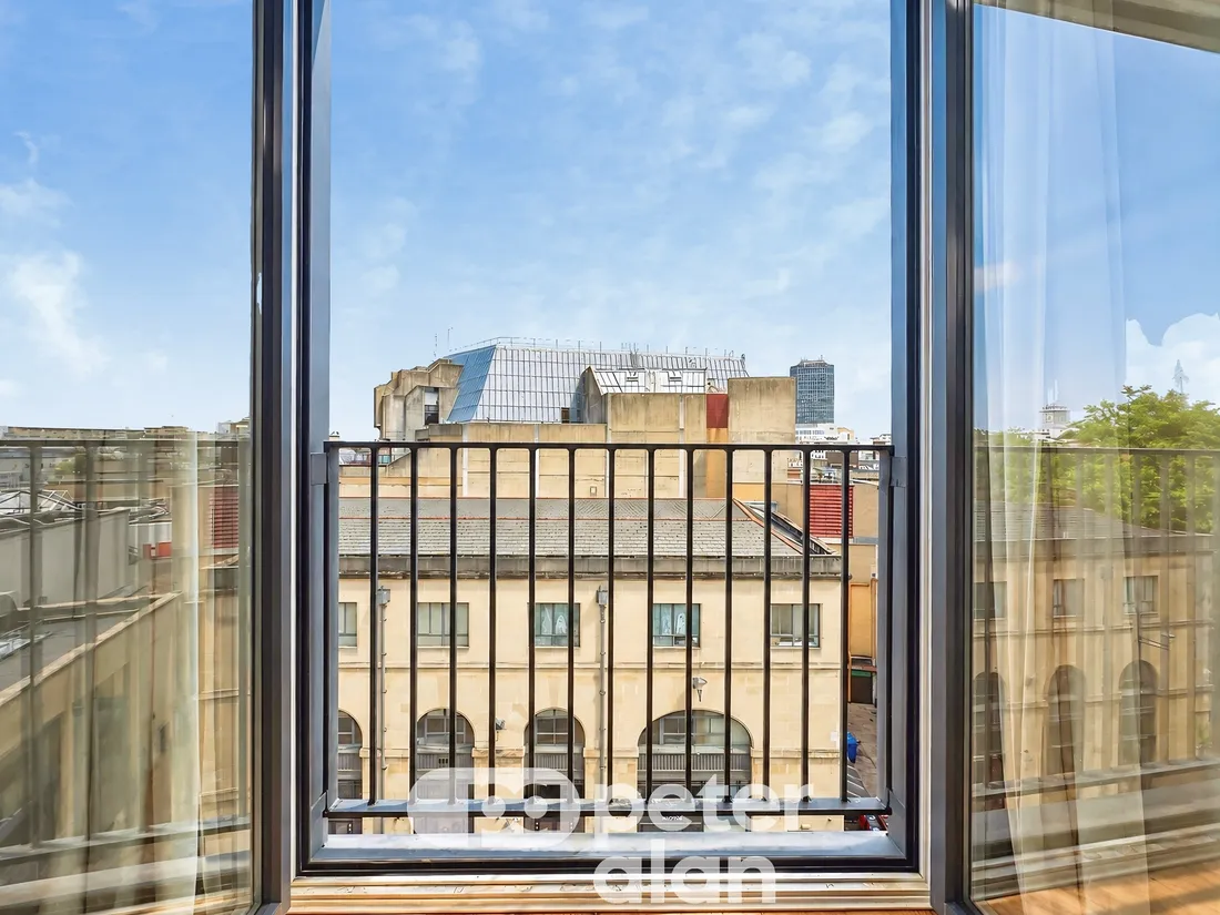 Flat Grand Arcade in Cardiff