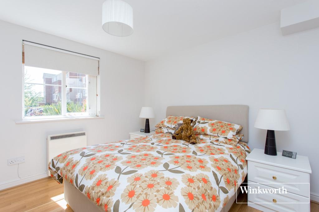 Flat Cricklewood Lane in Greater London