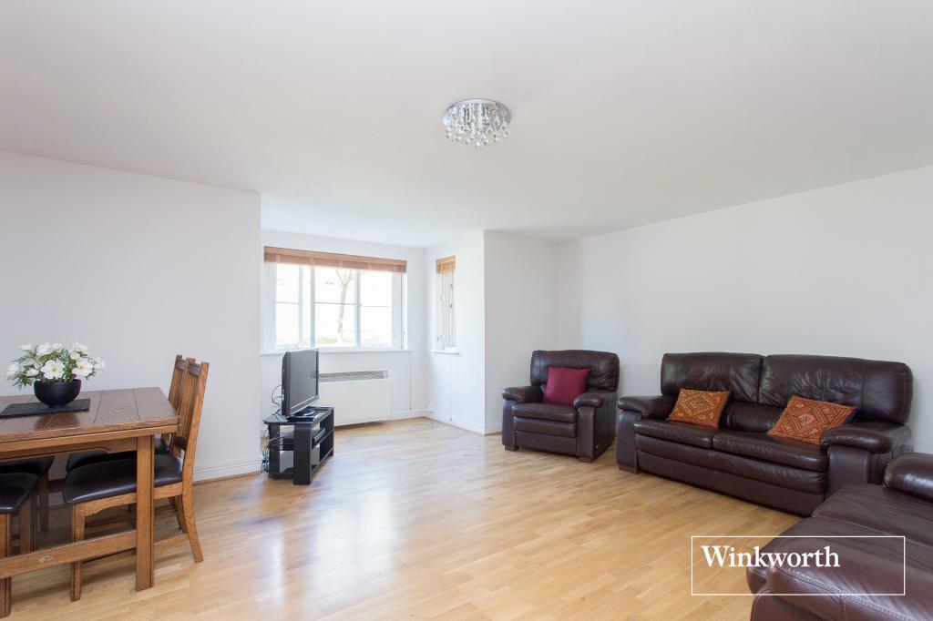 Flat Cricklewood Lane in Greater London