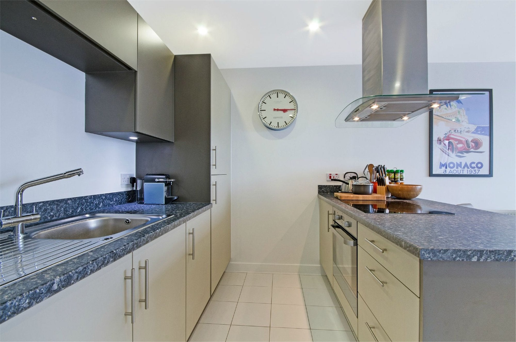 Flat Cordelia Street in Greater London