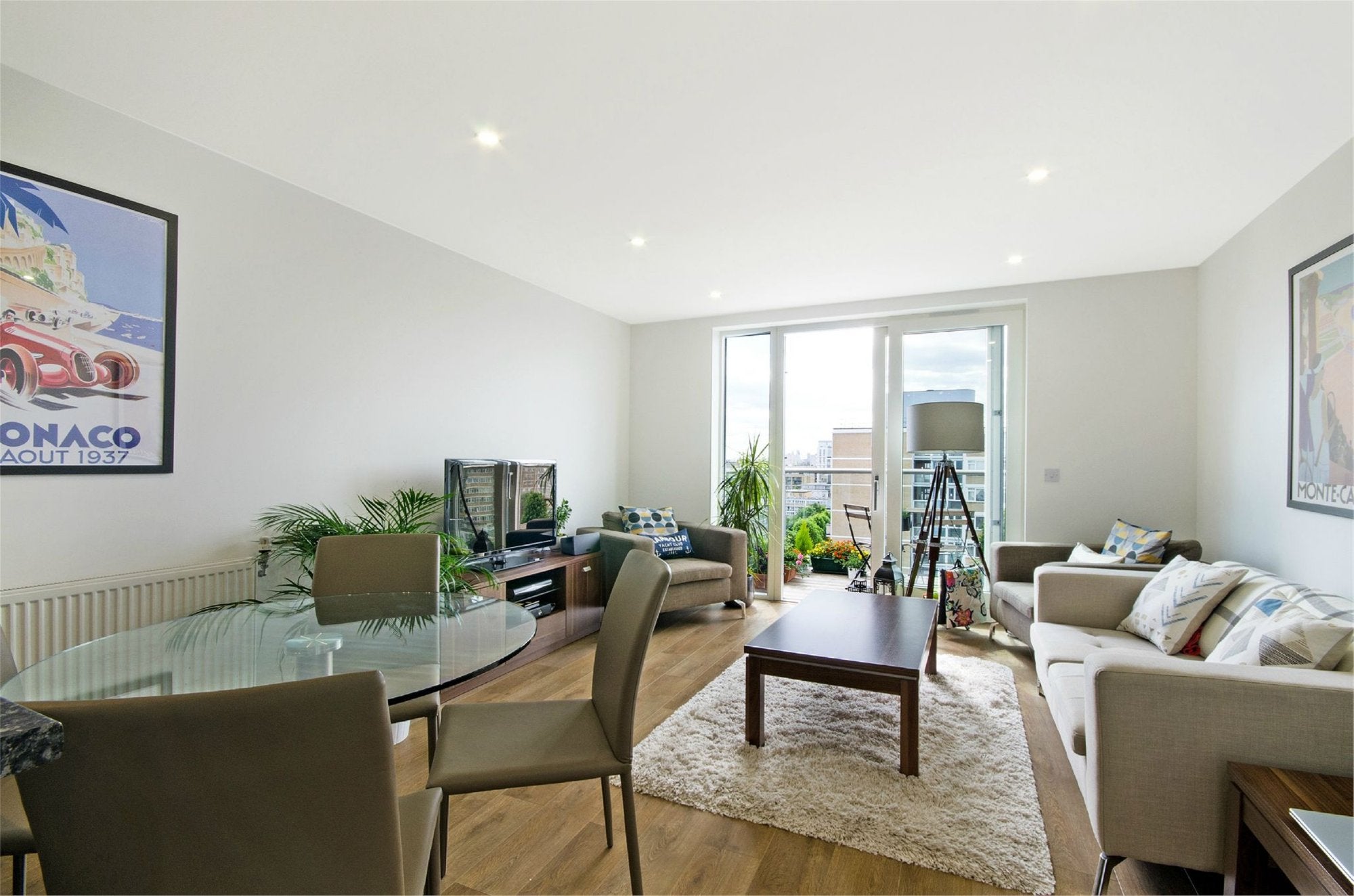 Flat Cordelia Street in Greater London