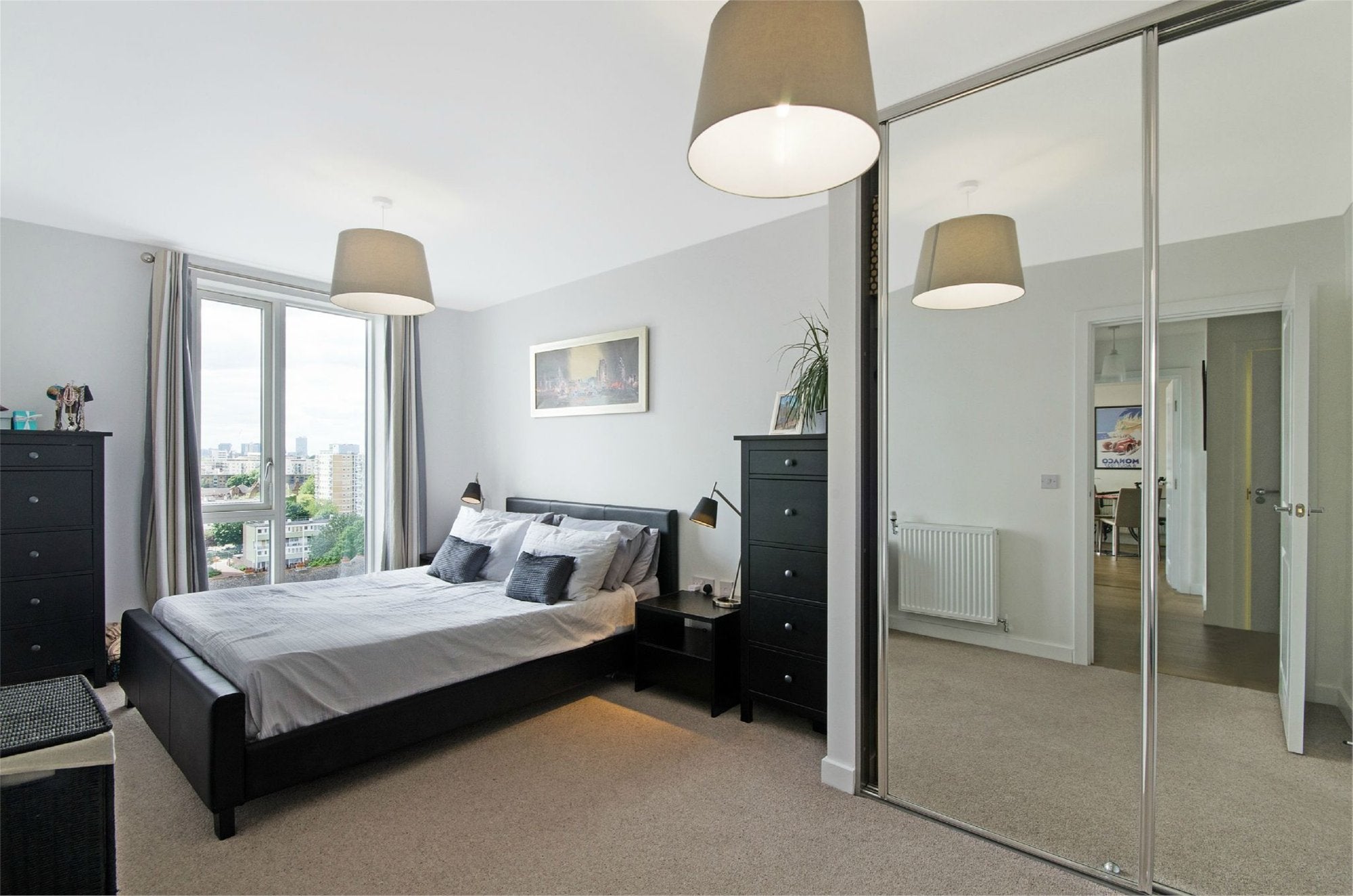 Flat Cordelia Street in Greater London