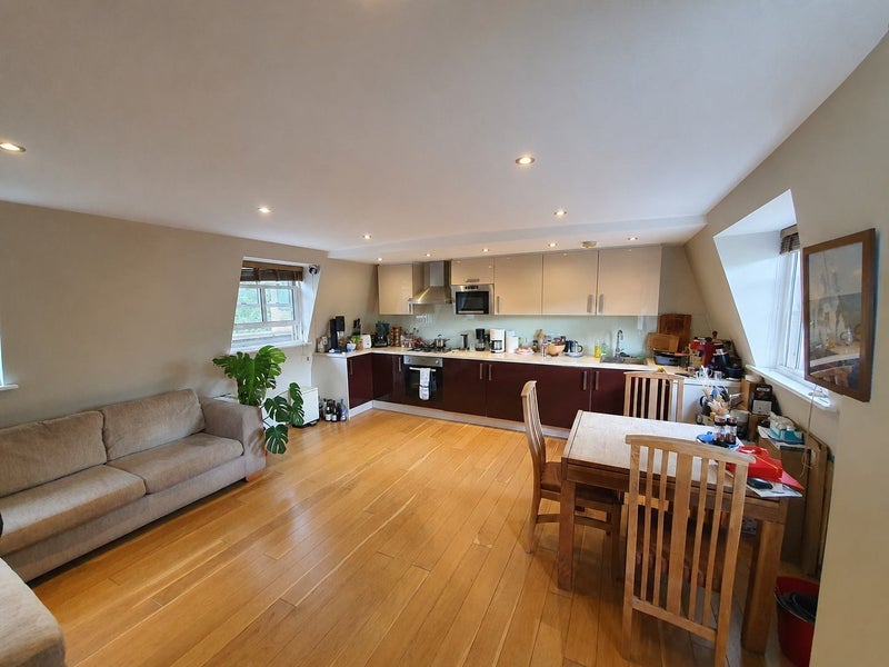 Flat Bayham Street in Greater London