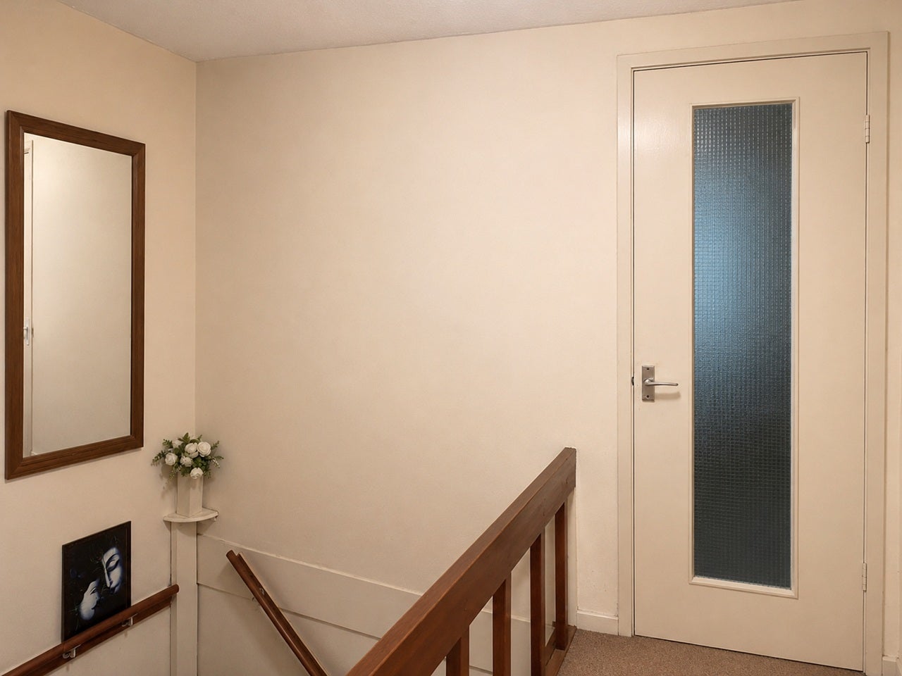 Room Mayfield Close in London