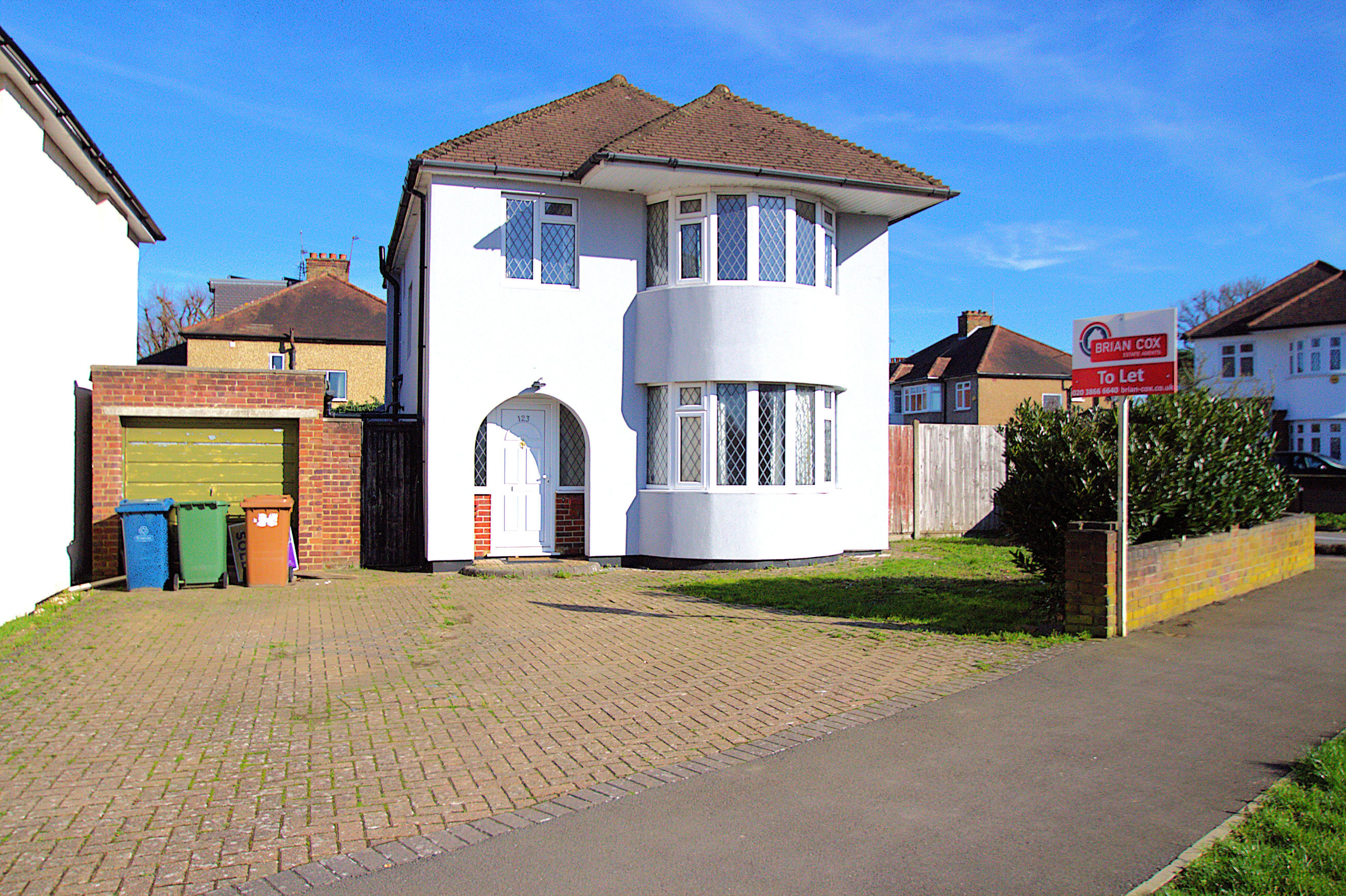 House Chester Drive in Greater London