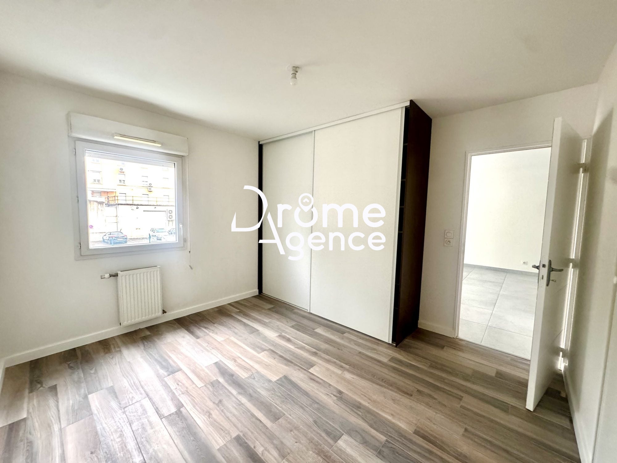 Flat Allée Louis Mandrin in Valence