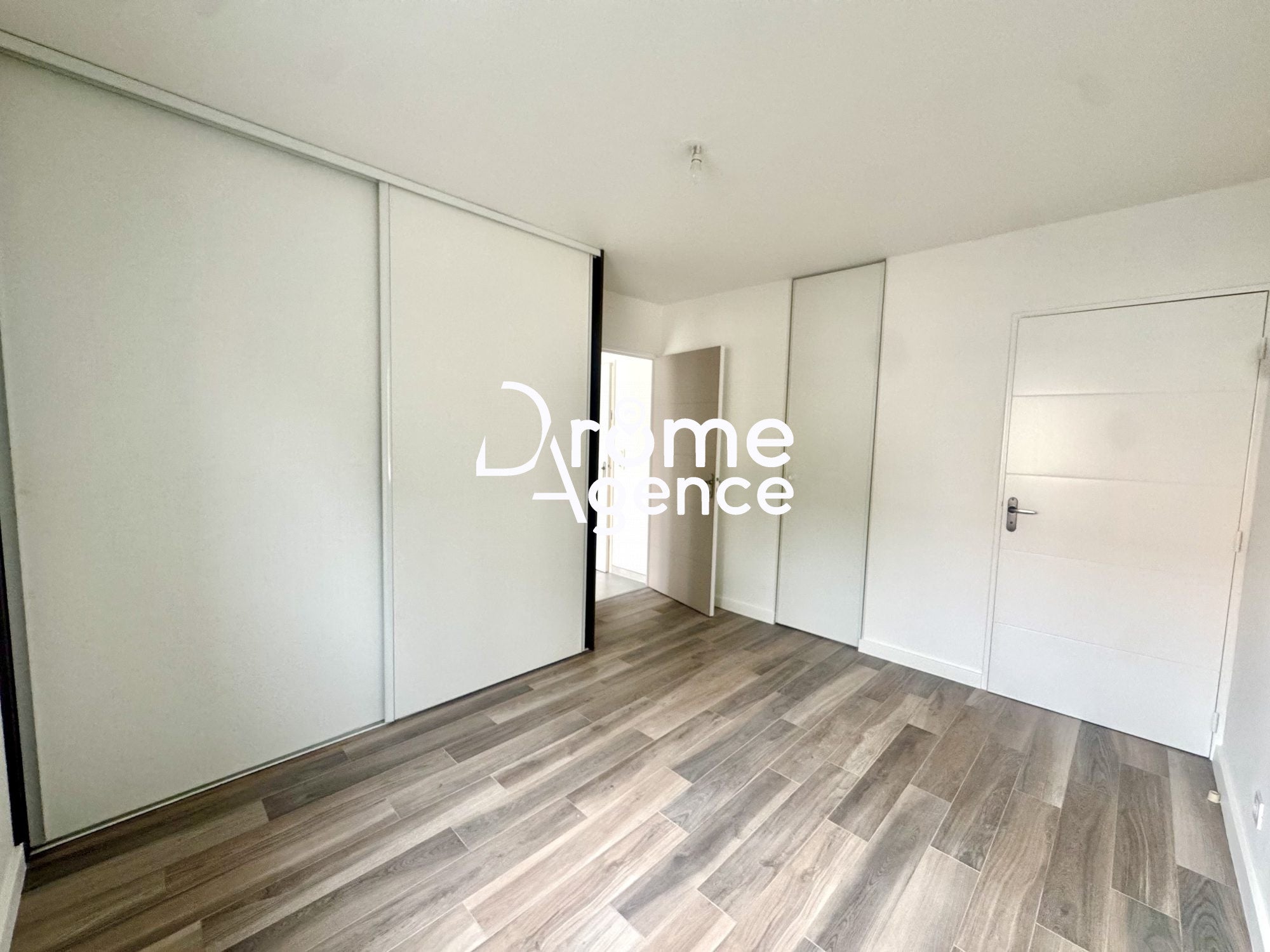 Flat Allée Louis Mandrin in Valence