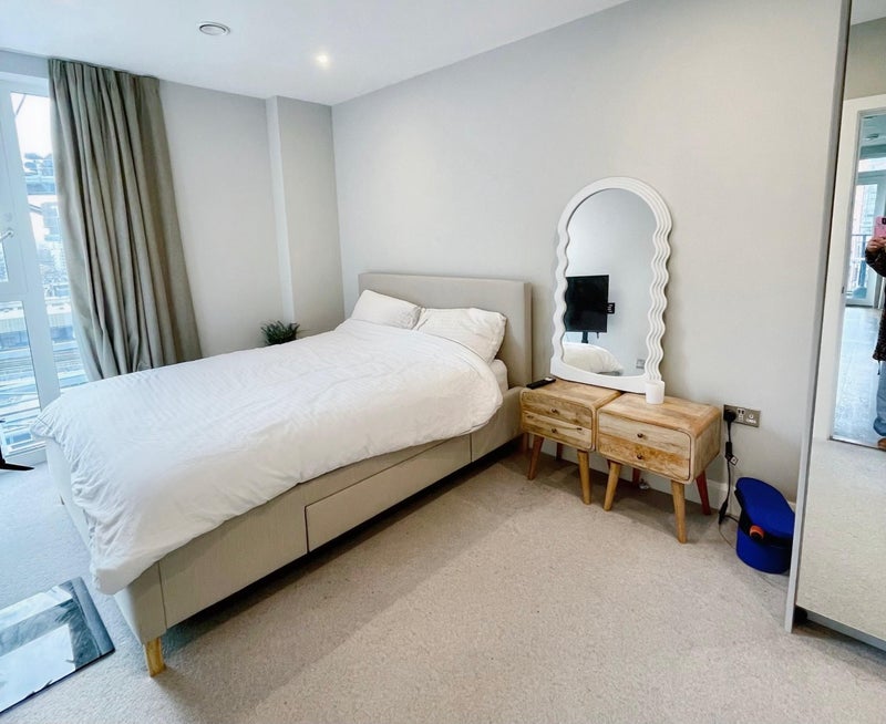 Room Moat Street in Greater London