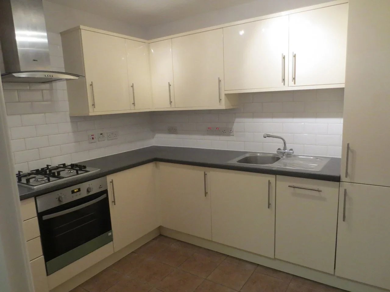 Flat Chelmer Road in Greater London