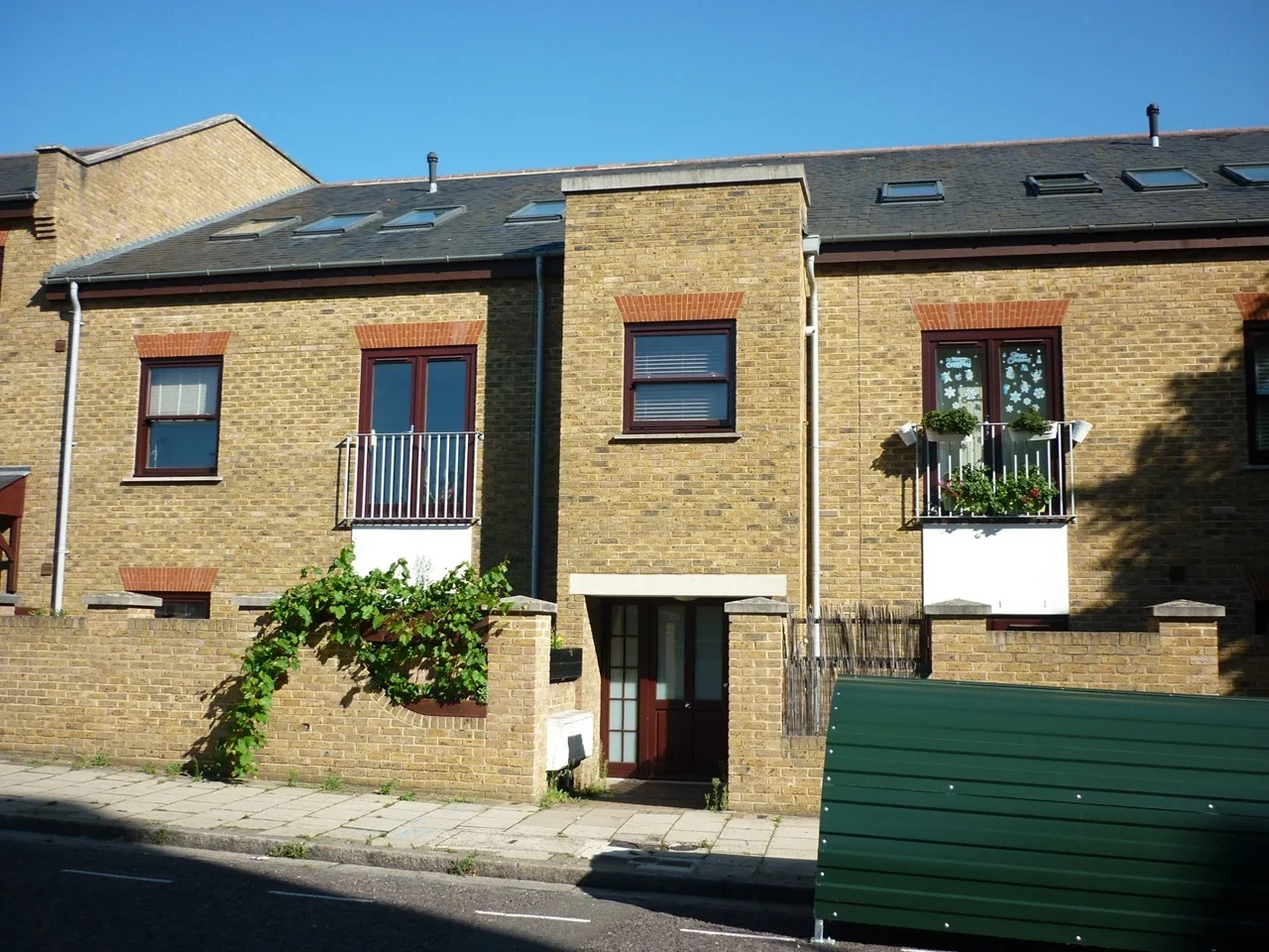 Flat Chelmer Road in Greater London