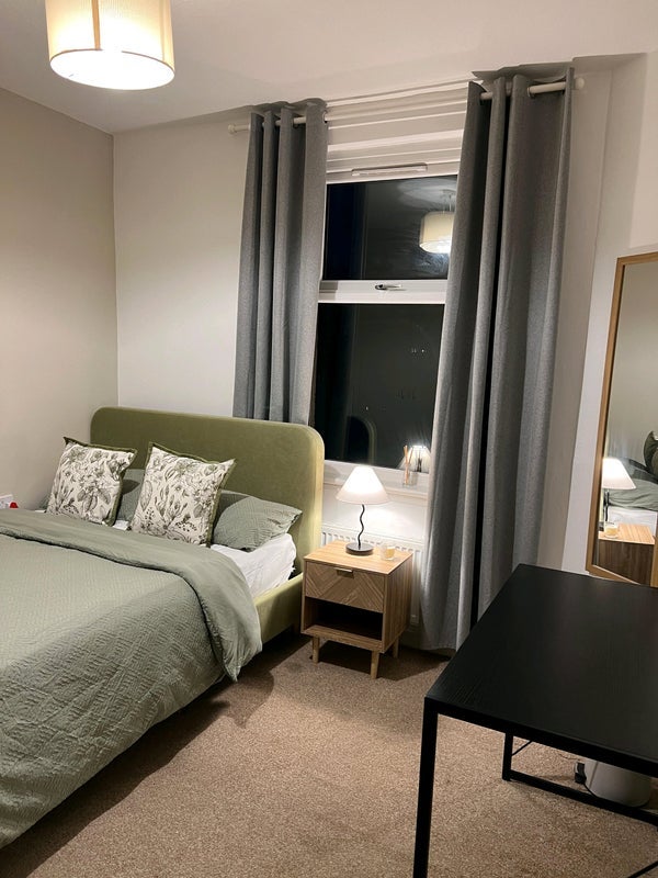 Flat Glendevon Park in City of Edinburgh