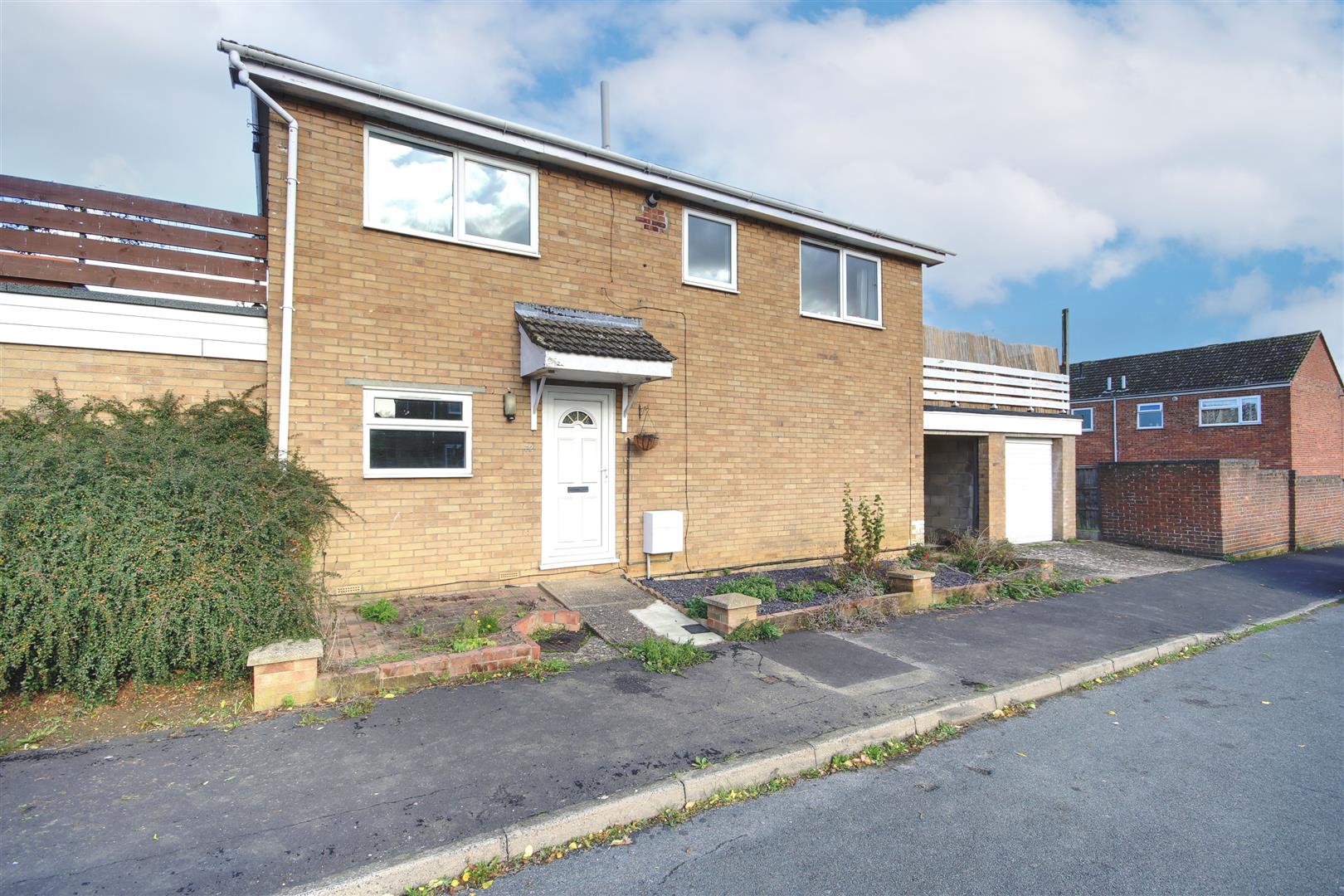 Flat Pettis Road in Huntingdonshire