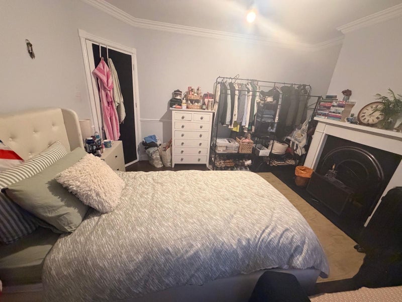 Room Poverest Road in Greater London