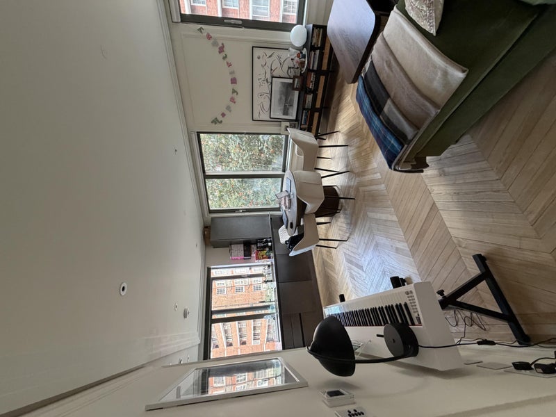Room Mead Close in Greater London