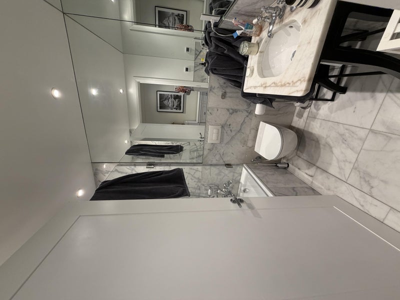 Room Mead Close in Greater London