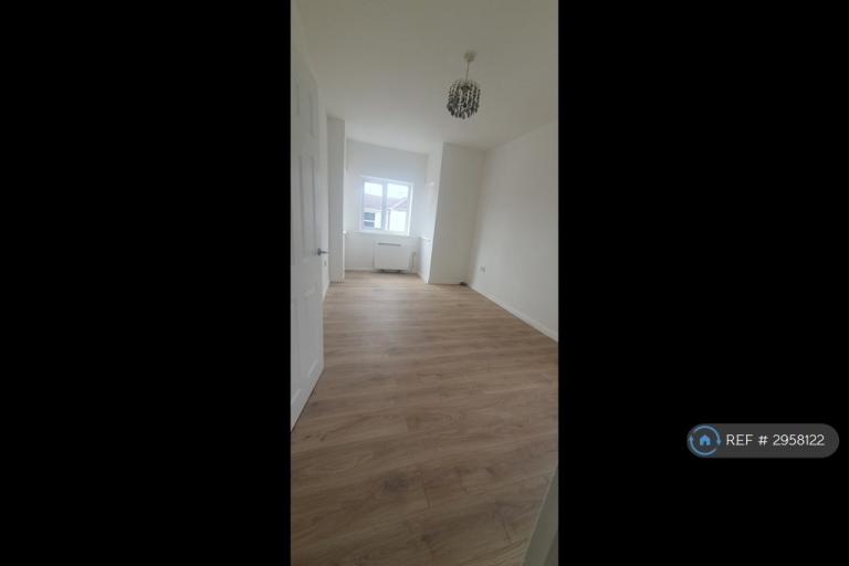 Flat Waterloo Road in Southampton