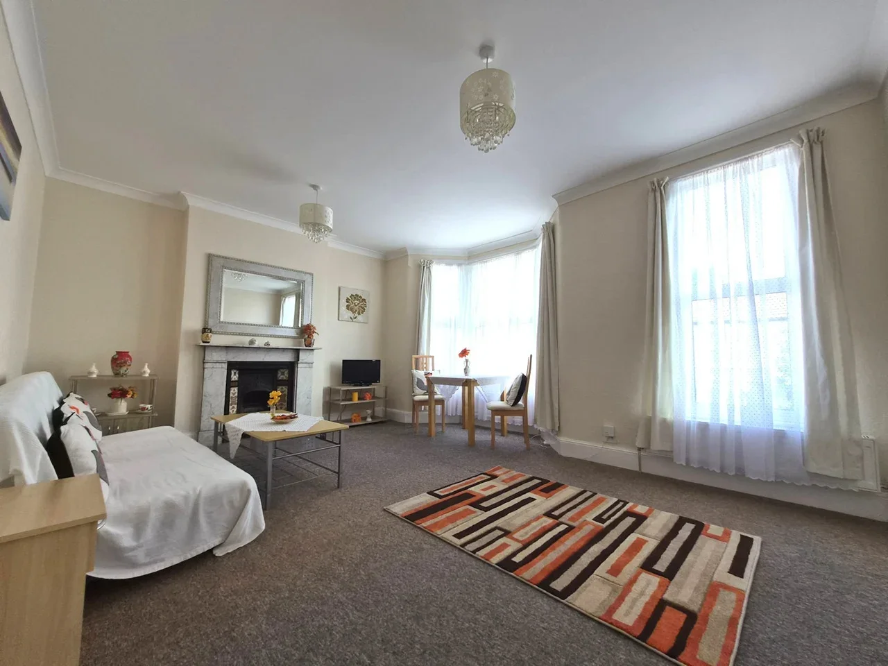 Flat Leybourne Road in Greater London