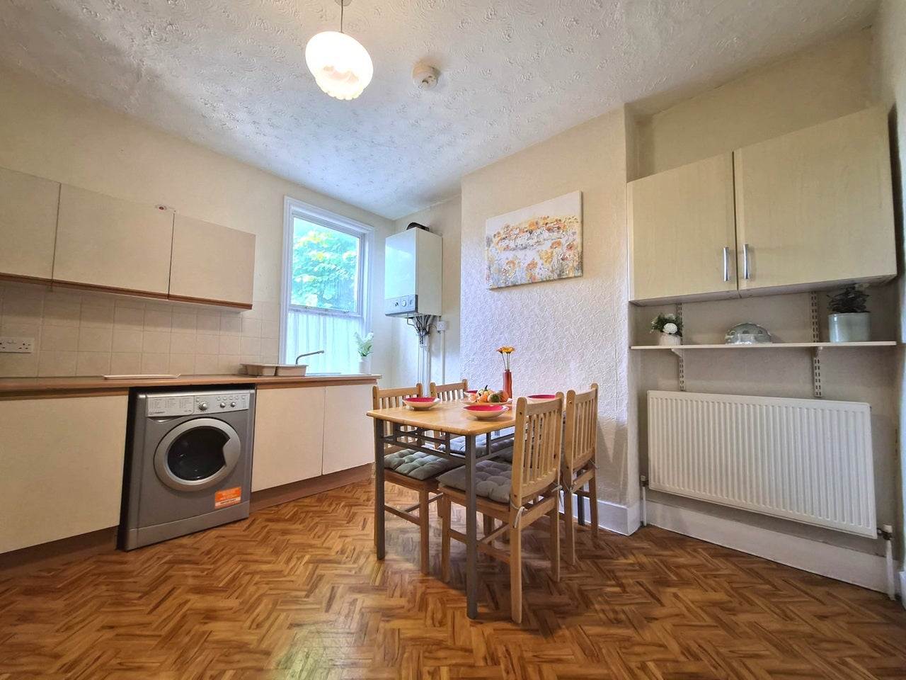 Flat Leybourne Road in Greater London