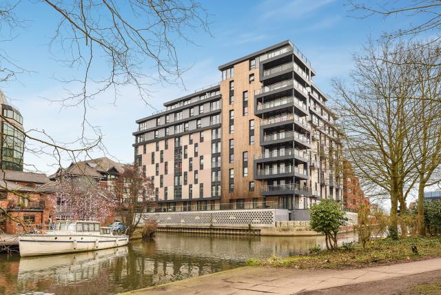Flat King's Road in Reading