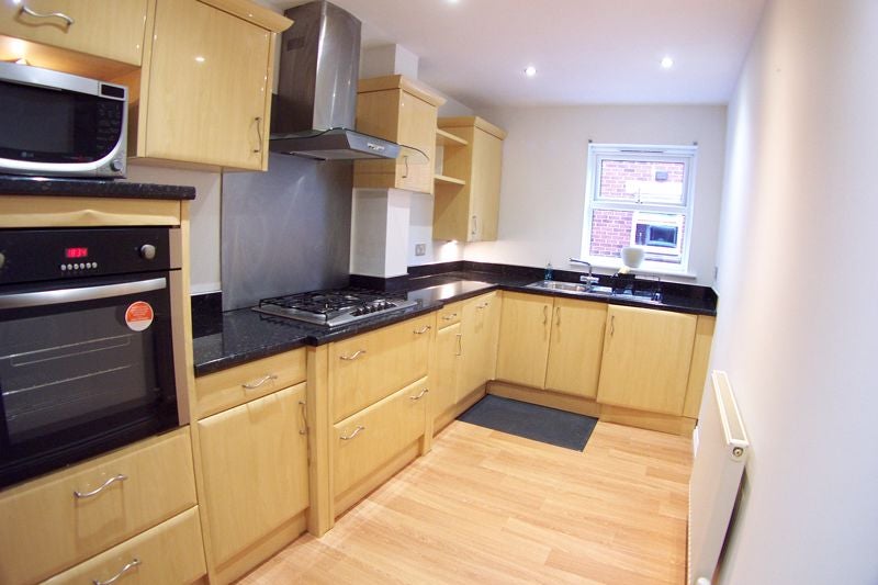 Flat Carisbrooke Road in Leeds