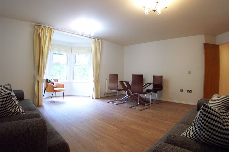 Flat Carisbrooke Road in Leeds