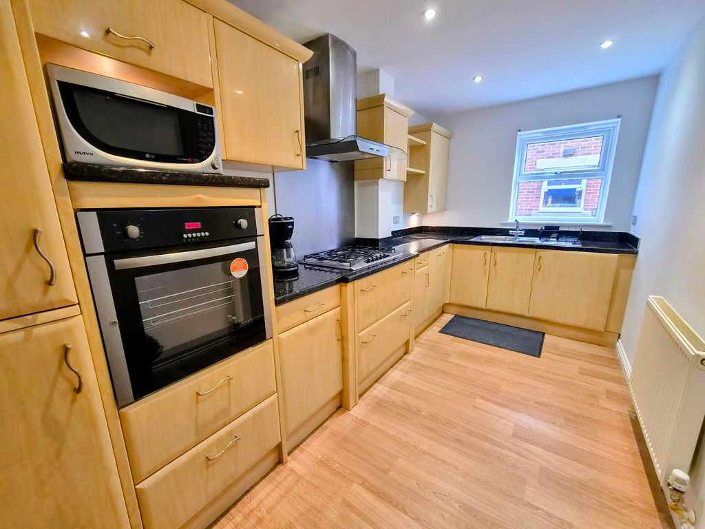 Flat Carisbrooke Road in Leeds