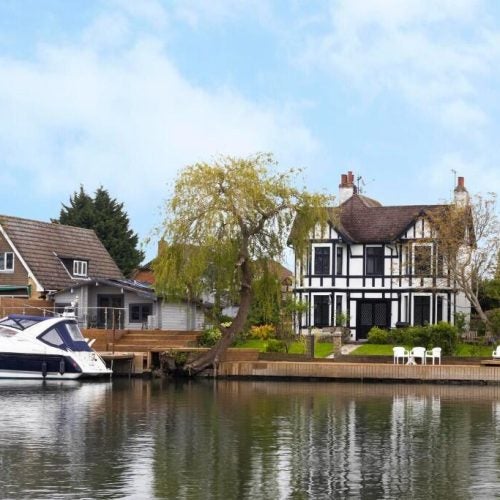 House The Embankment in Kirkburn