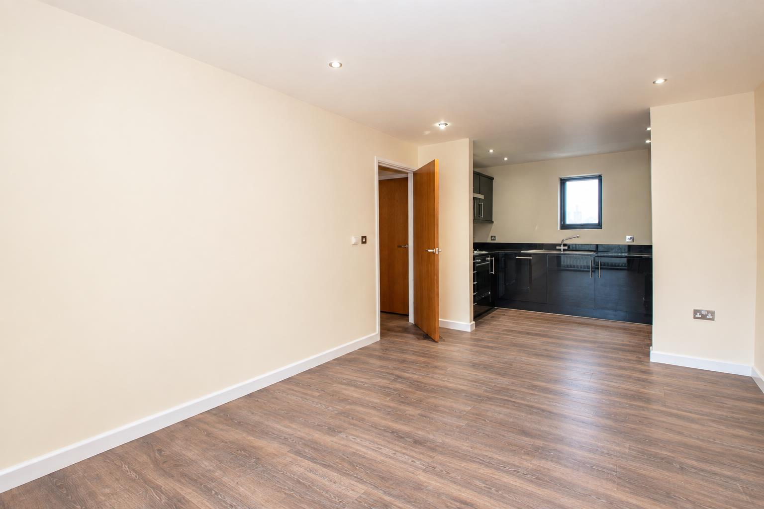 Flat Tickford Street in Newport Pagnell