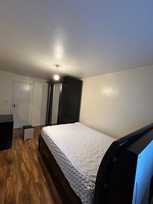 Room Clifton Way in Greater London