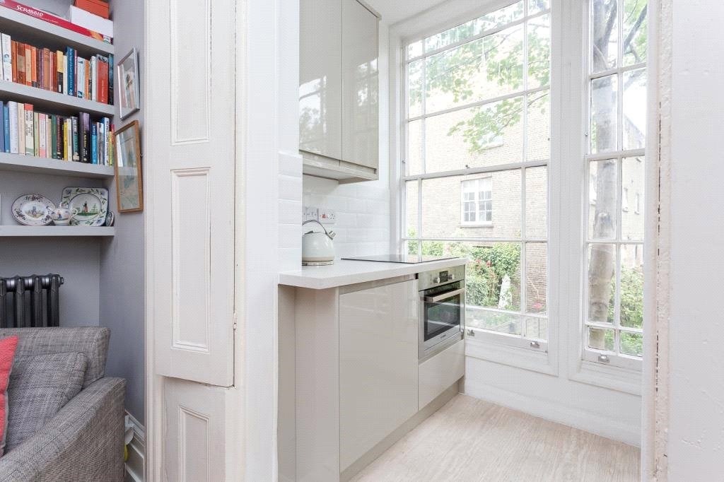 Flat Englefield Road in Greater London