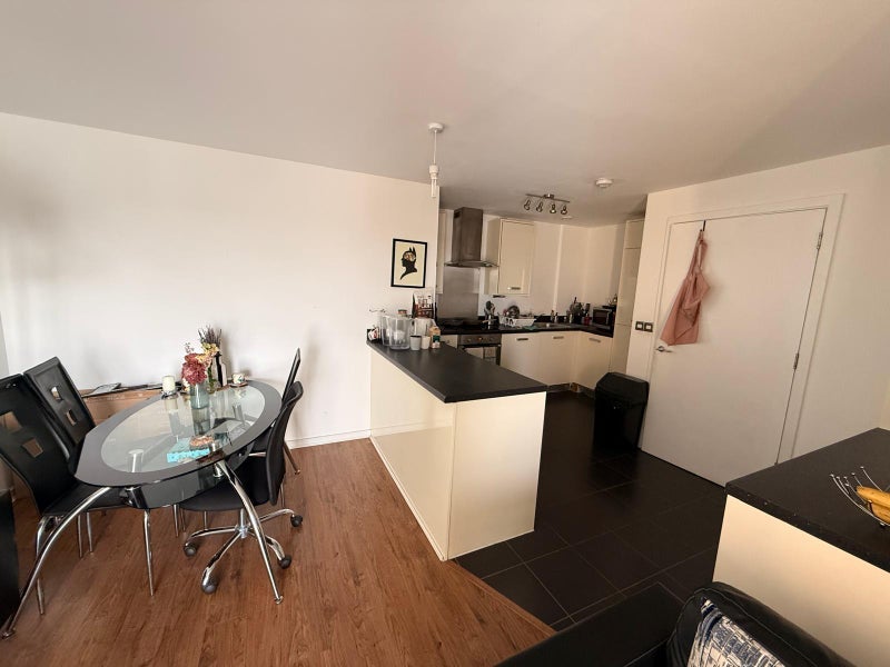 Room Guglielmo Marconi Mews in Greater London