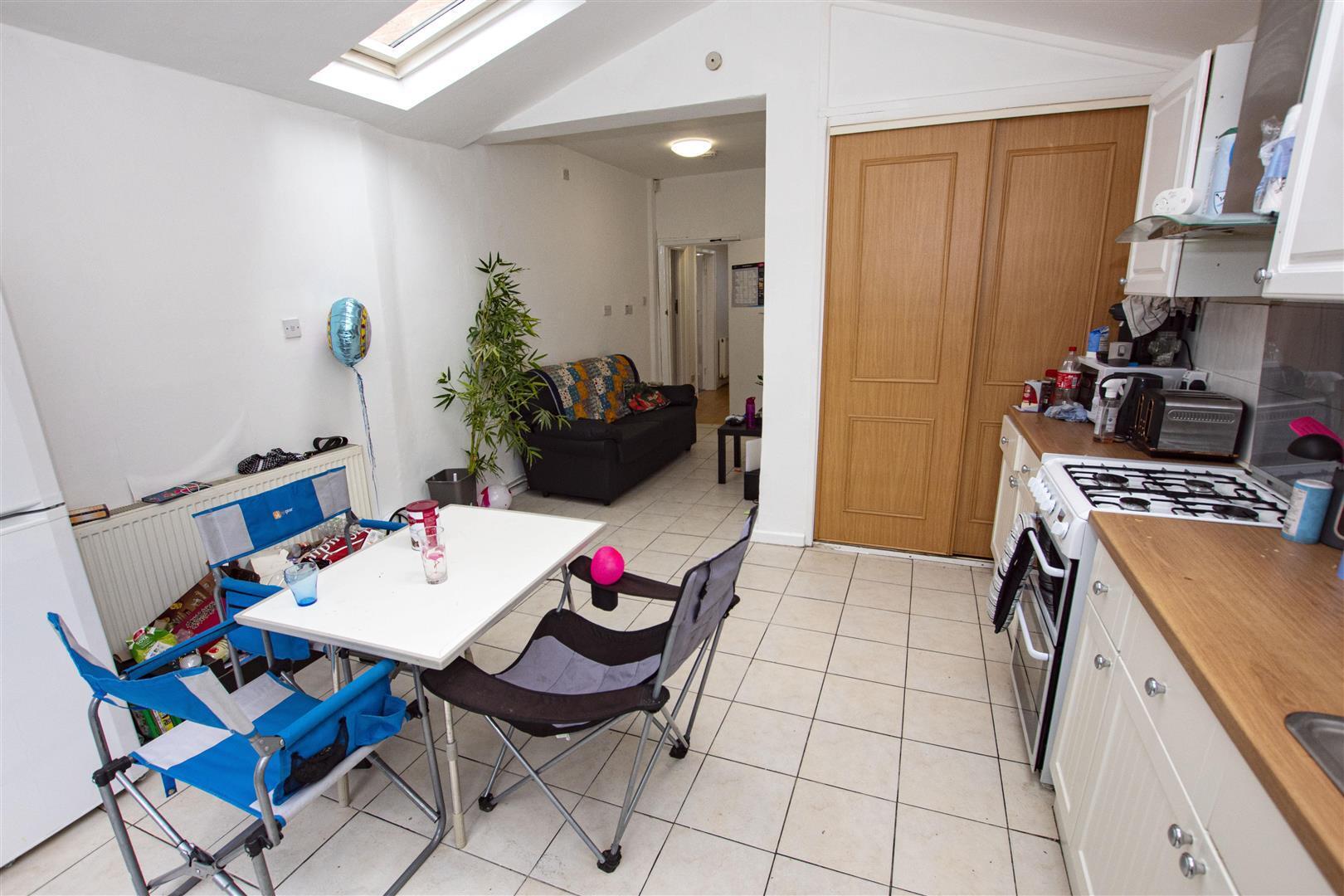Flat Harborne Park Road in Birmingham