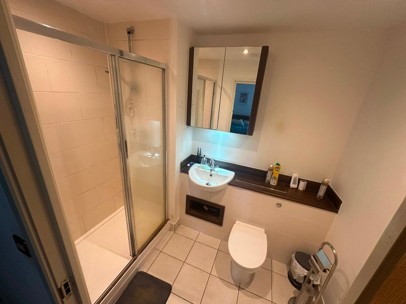 Flat Surrey Quays Road in Greater London