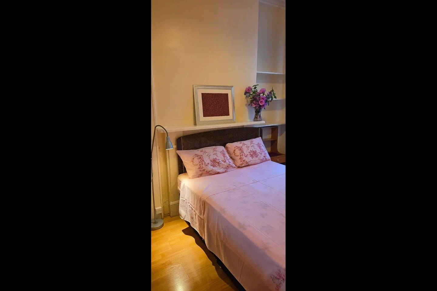 Room Crownhill Road in Greater London