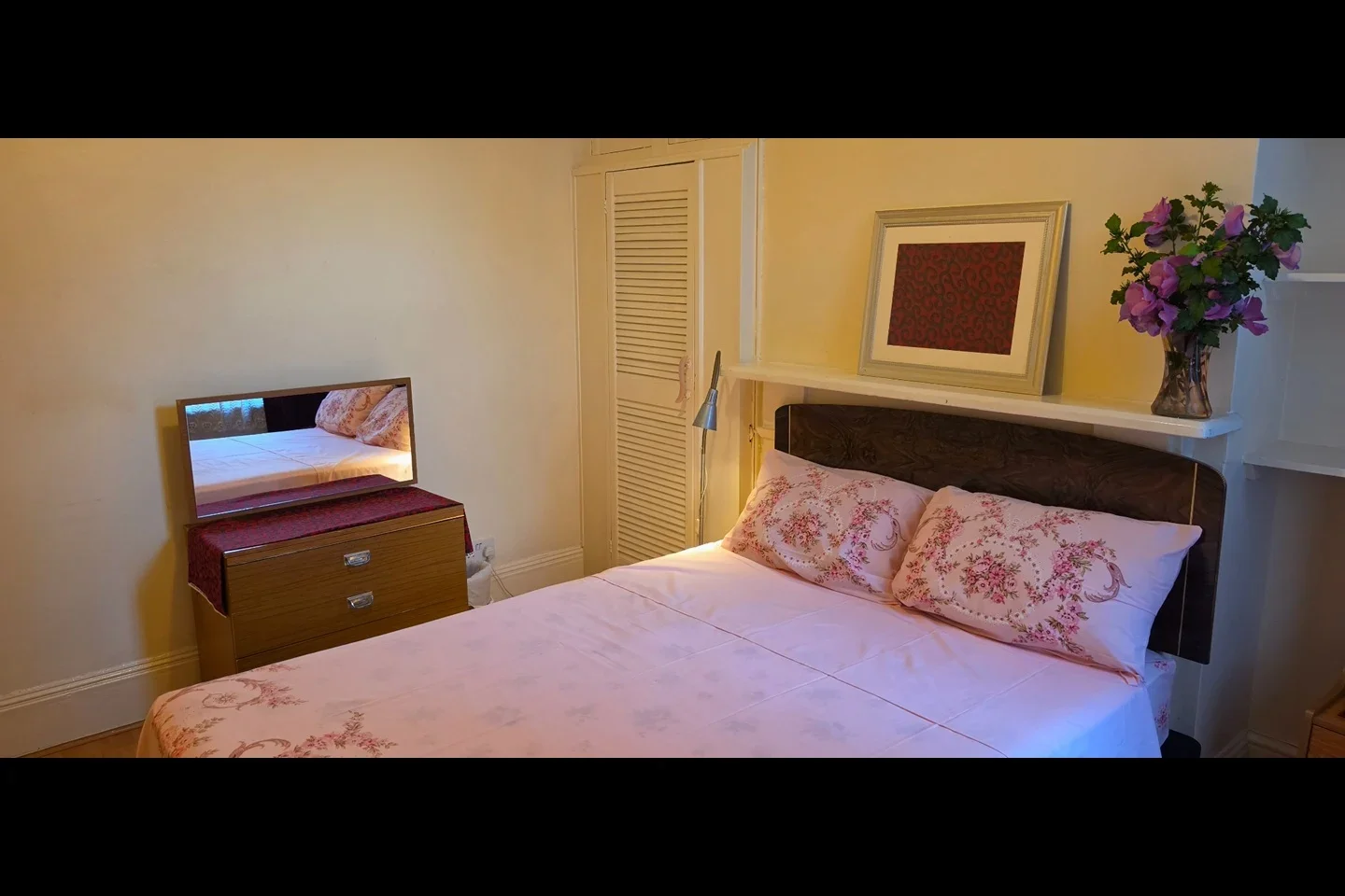 Room Crownhill Road in Greater London