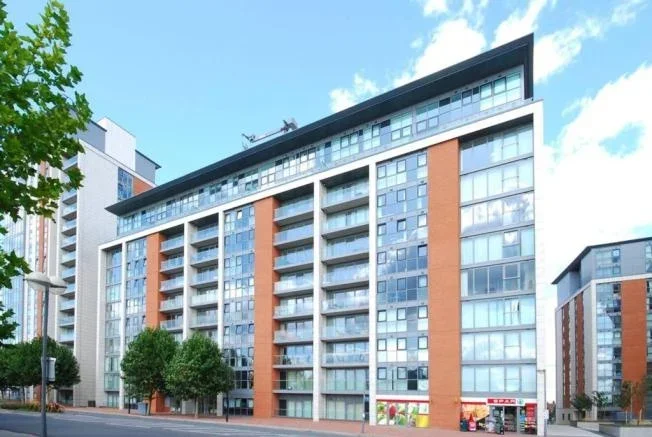 Flat Western Gateway in Greater London